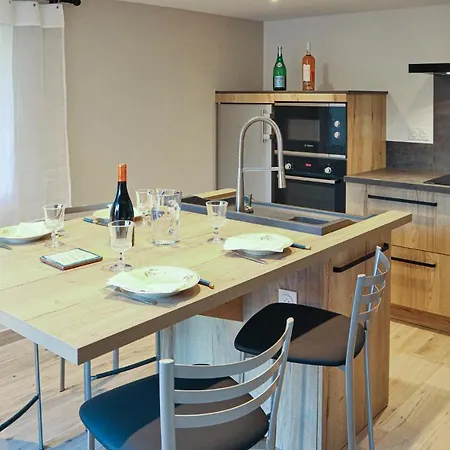 Gorgeous In Sur Auzon With Wifi Apartment Villes-sur-Auzon